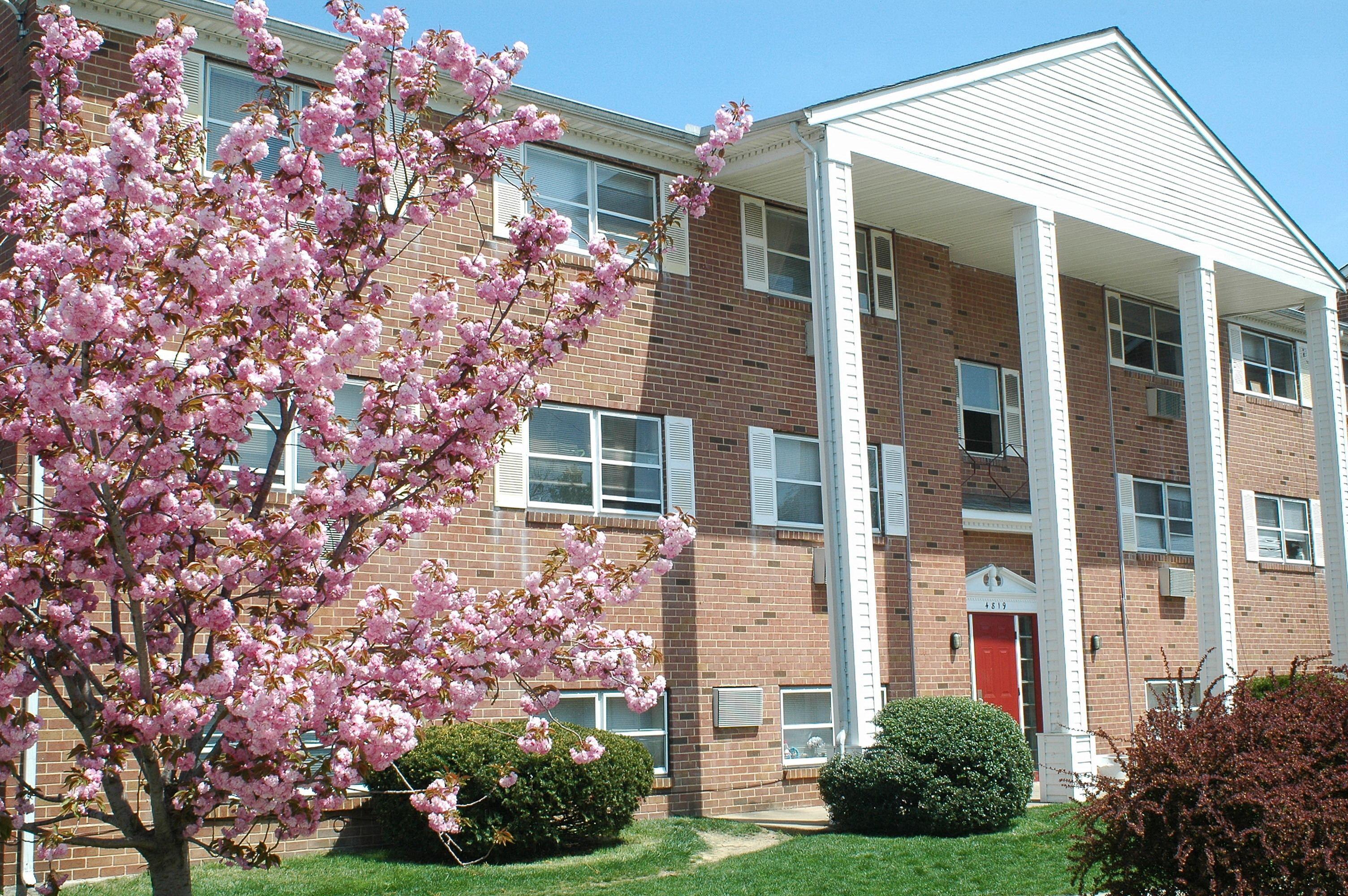 View Photos Midway Park Apartments