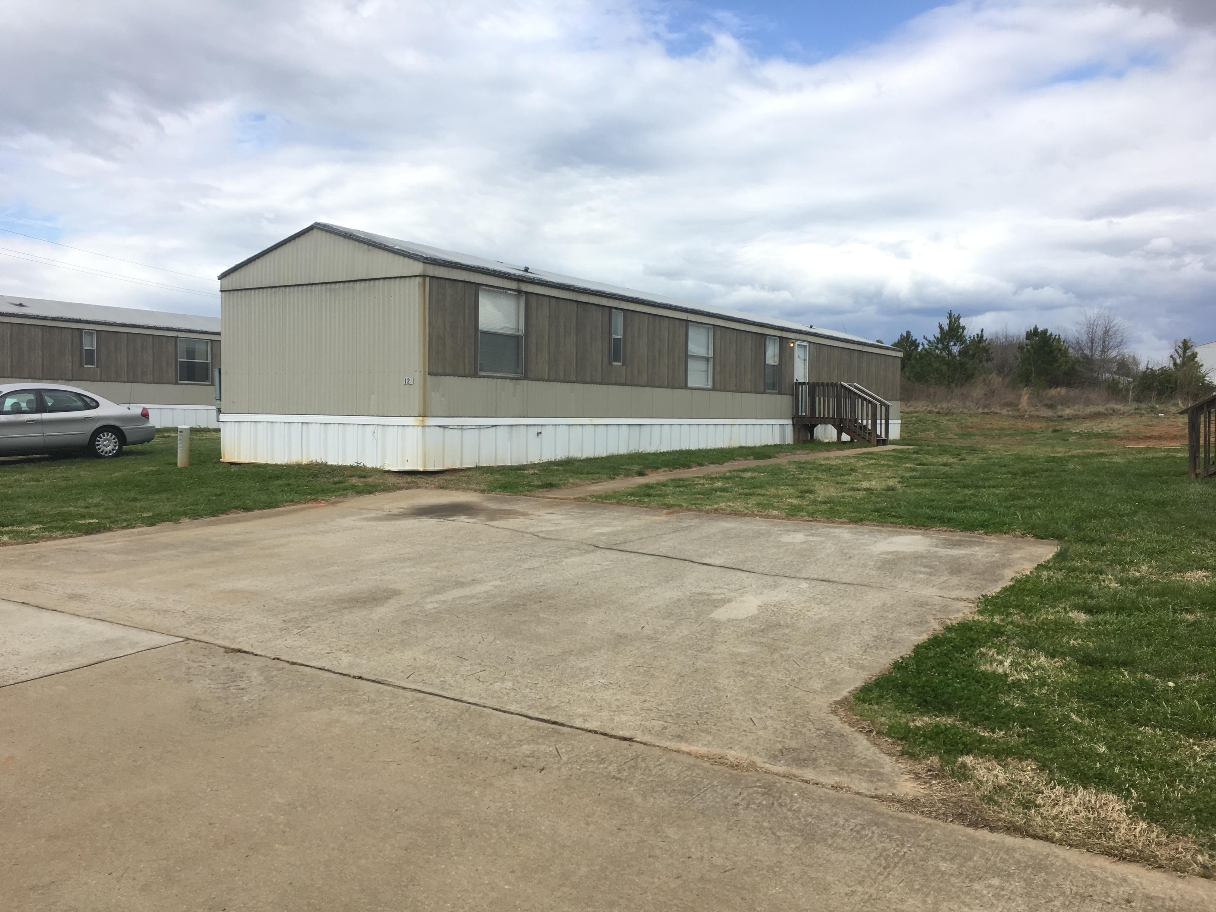 2 3 Bed Apartments Check Availability Beaver Creek Mobile Home Park