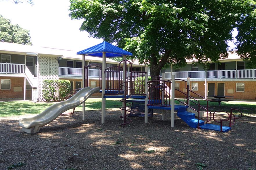 View Photos | Oyster Point Place Apartments