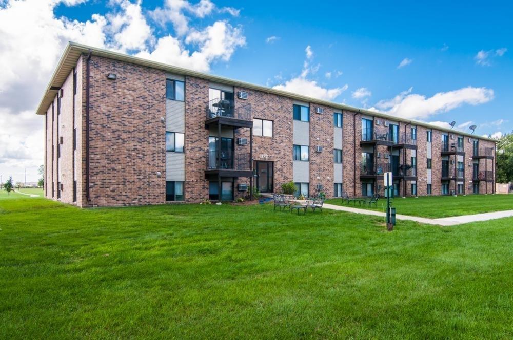 View Photos & Take A Virtual Tour | Greenfield Apartments