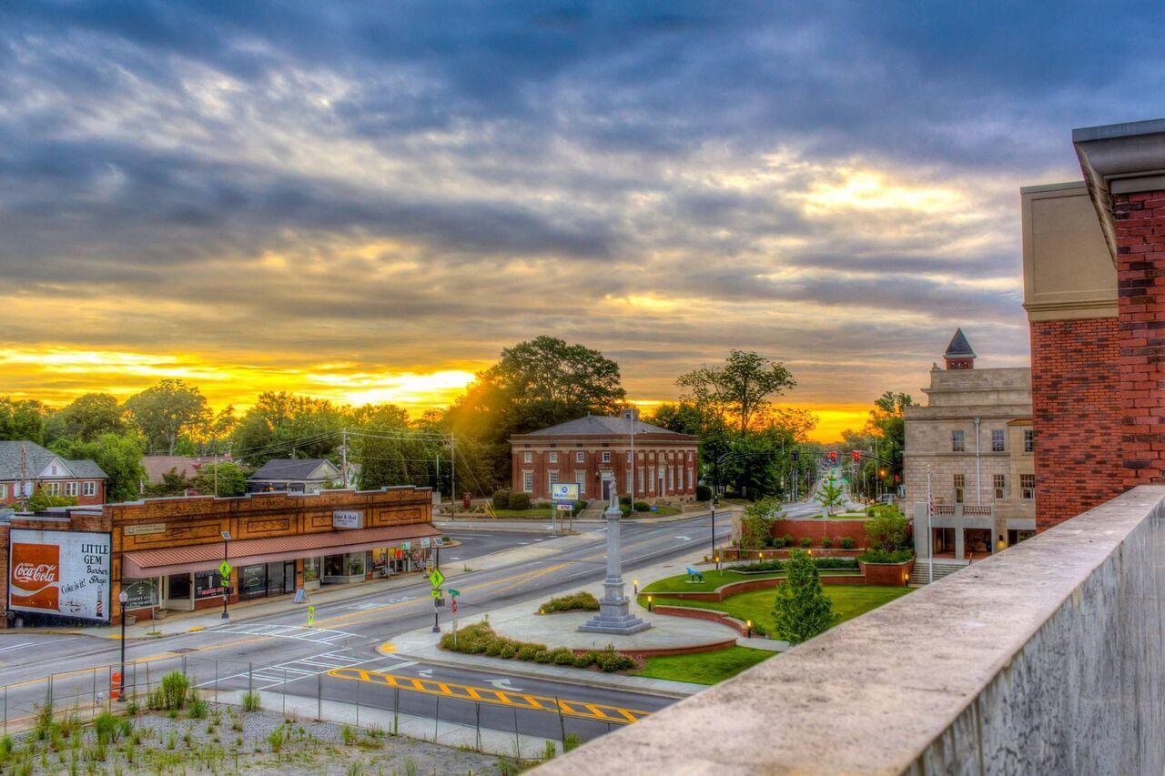 View Photos Woodglen Apartments