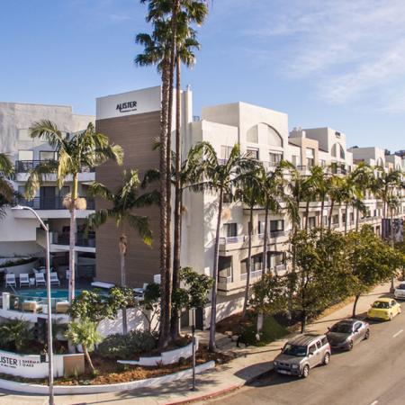 Photos Amp Tour Alister Sherman Oaks Apartments Ca